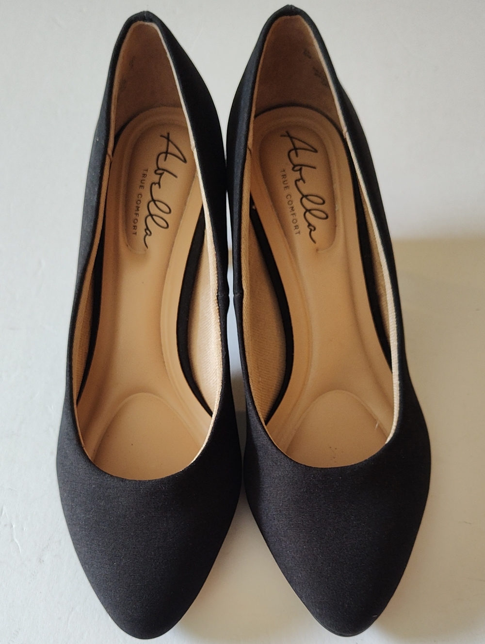 ABELLA "Galaxy"Black Pointed-Toe Classic Comfort Pumps Size 8 M
